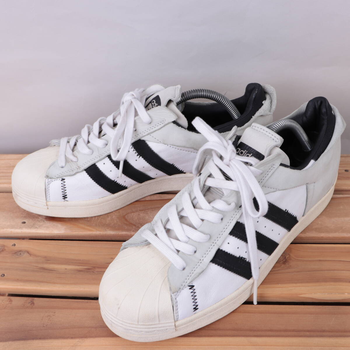 z486 アディダス スーパースター US9 27.0cm/白 ホワイト 黒 ライトグレー adidas SUPERSTAR メンズ スニーカー 中古拍卖