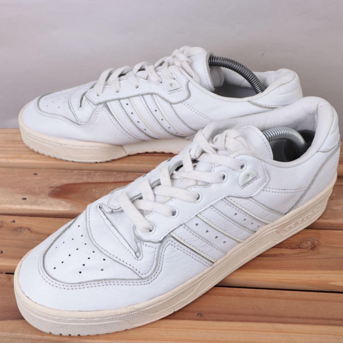 z711 アディダス ライバルリー ロー US9 1/2 27.5cm/白 オフホワイト adidas Rivalry Low メンズ スニーカー 中古拍卖