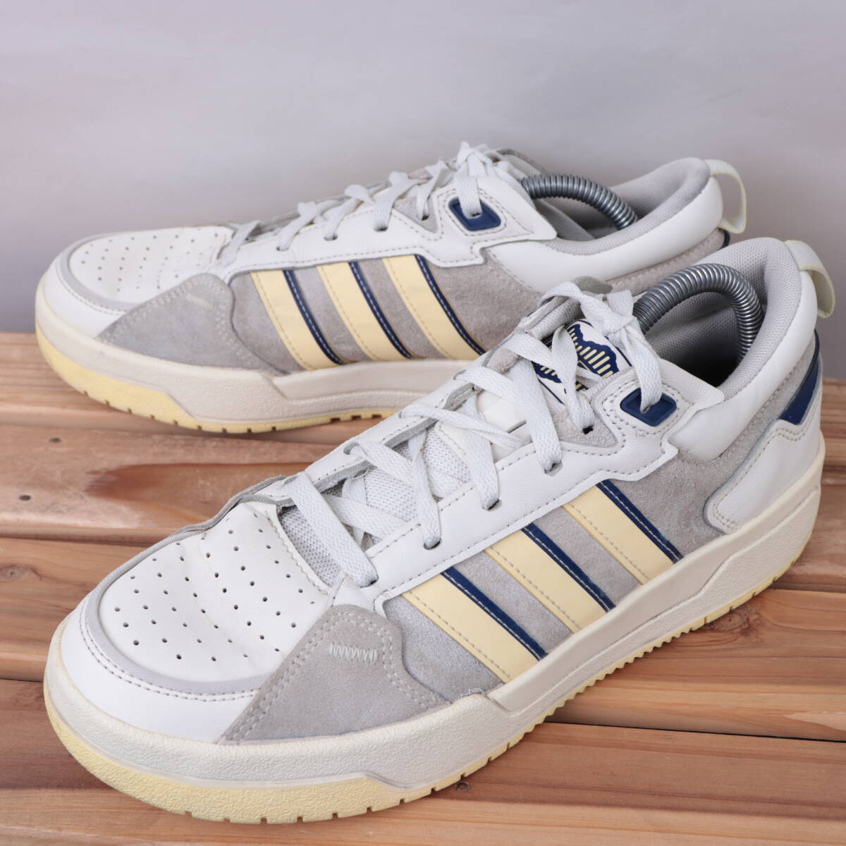 z738 アディダス ローカット スニーカー US9 27.0cm/白 ホワイト ライトグレー ライトイエロー adidas メンズ スニーカー 中古拍卖