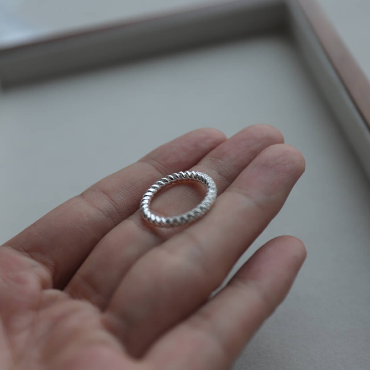 リング シルバー925 レディース ラインストーン ツイストデザイン 指輪拍卖