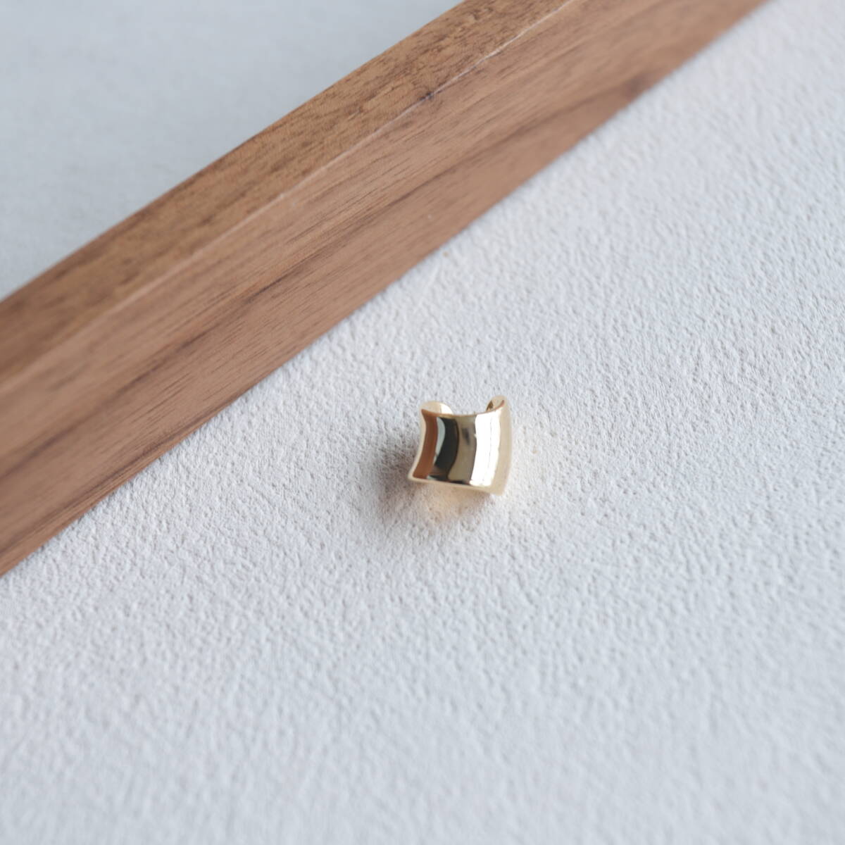 イヤーカフ ゴールド 片耳 レディース 高光沢 リング拍卖