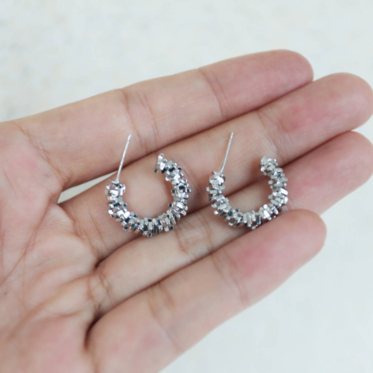 ピアス レディース レトロ テクスチャ Cタイプ イヤリング フープピアス拍卖