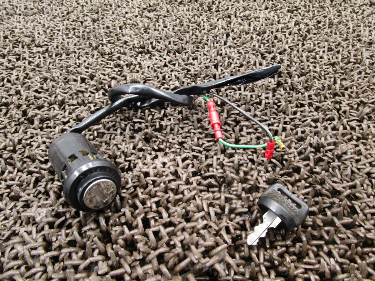 CRF50F メインキー ●A2743!AE03 ホンダ 【 AE03E 】 キーシリンダー キャブ車 動画有拍卖