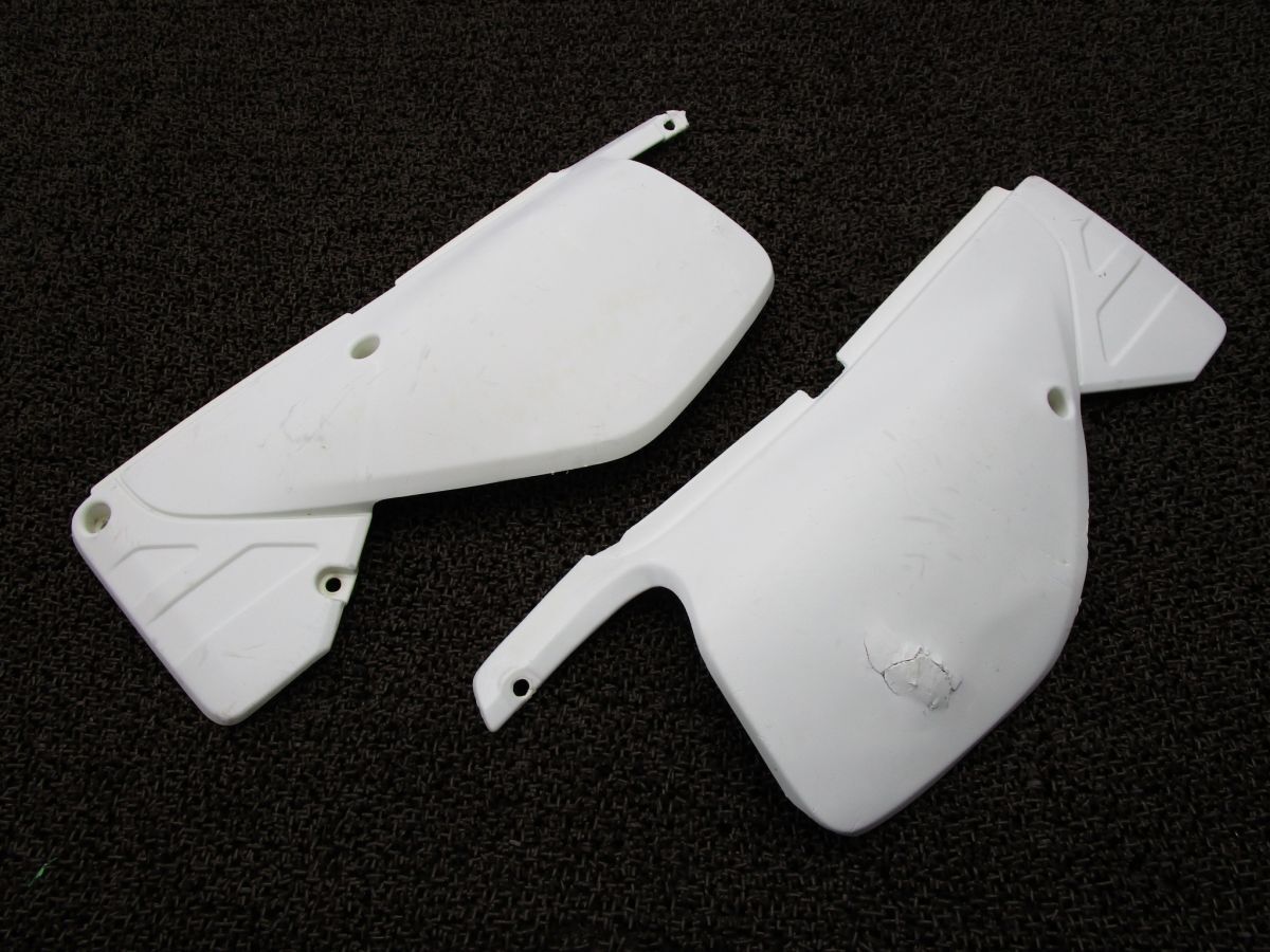 XLR200R サイドカバー 左右 □A3037!MD29 ホンダ 【 MD29E 】 キャブ車拍卖