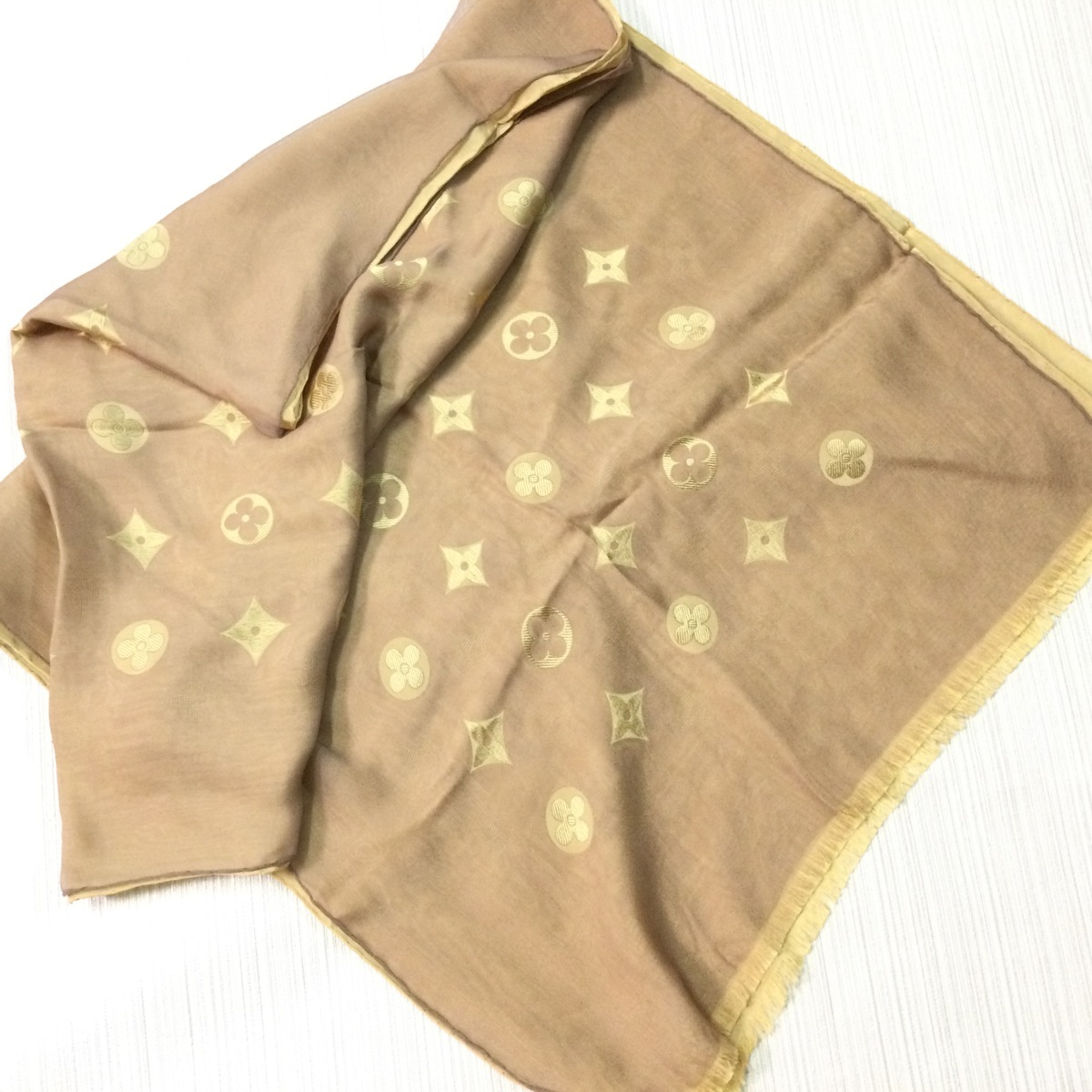 LOUISVUITTON ルイヴィトン M71746 スカーフ 2枚重ね アセテート56% シルク44% ベージュ拍卖