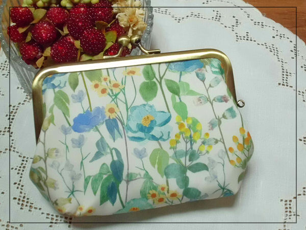 小さい財布 親子がま口財布 Fairytale Forest 柄名 リバティ ハンドメイド がま口ポーチ カードケース 小物入れ拍卖