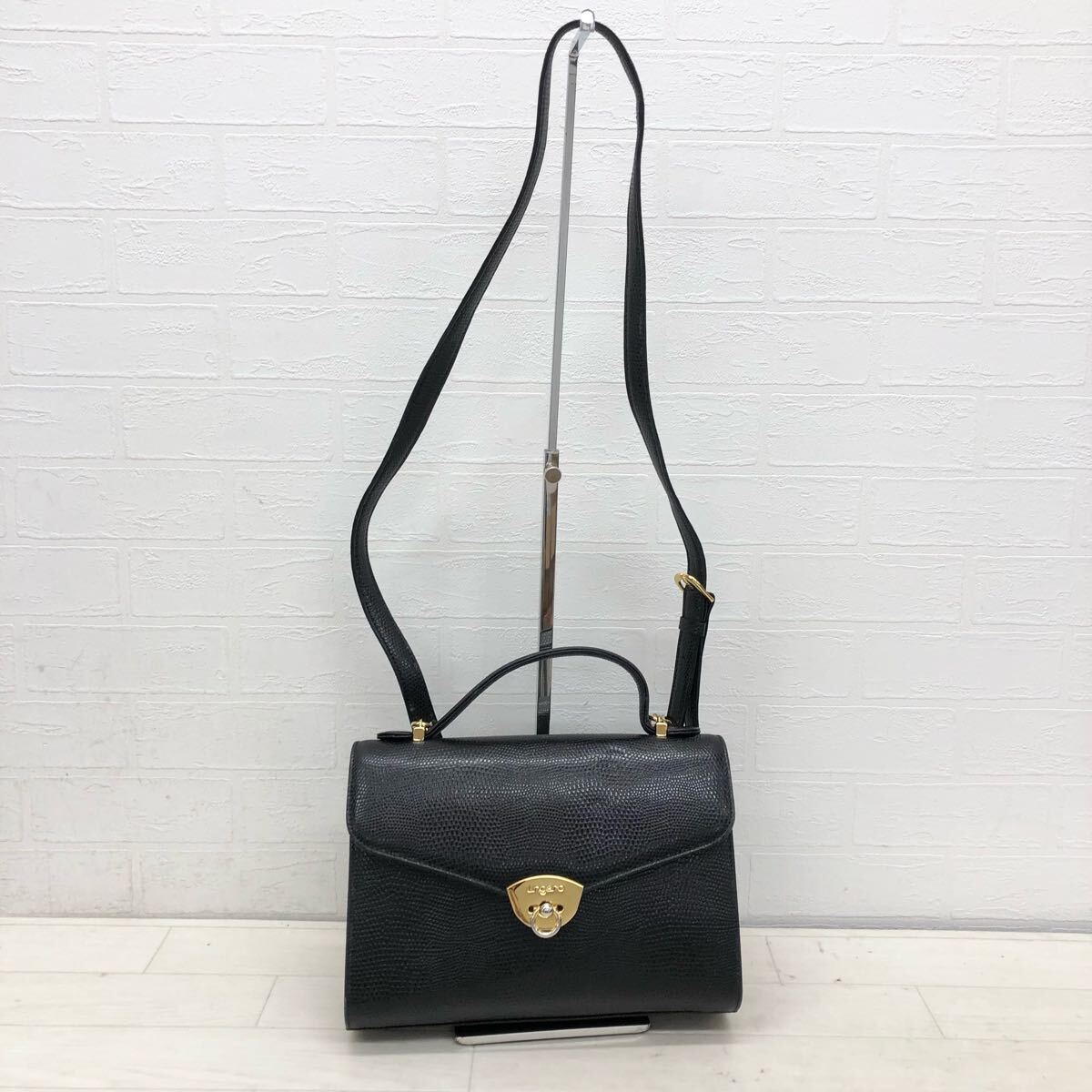 1781〓 emanuel ungaro エマニュエルウンガロ ハンドバッグ ショルダーバッグ レディース ブラック ゴールド 鞄 手提げ鞄 肩掛け鞄 2way拍卖