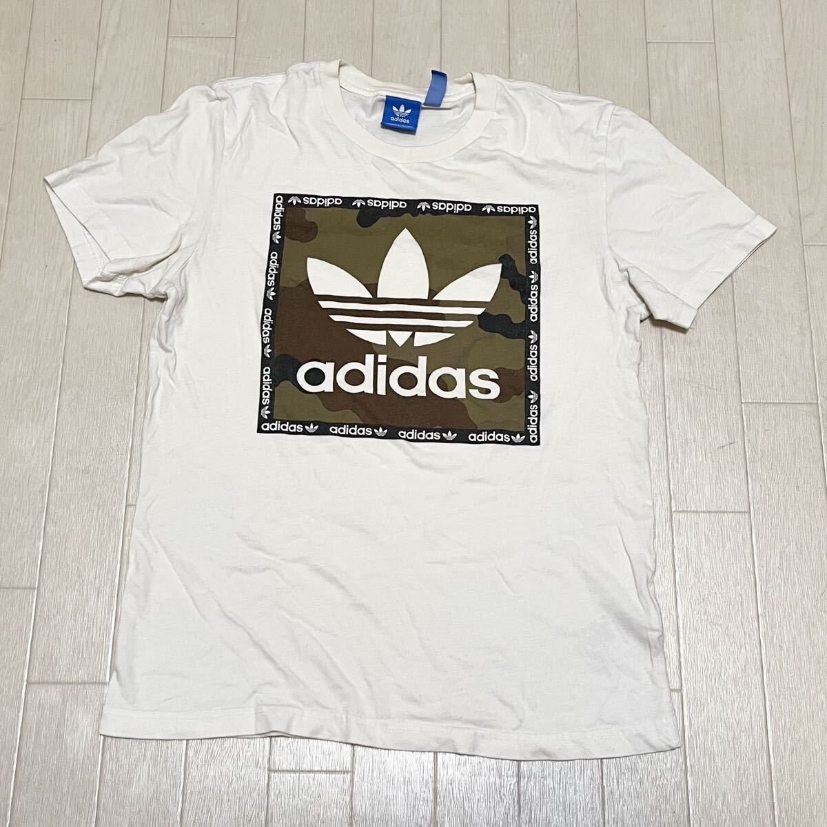 和803★ adidas Originals アディダスオリジナルス 半袖 ロゴプリント Tシャツ カモ 迷彩 M ホワイト カーキ メンズ拍卖