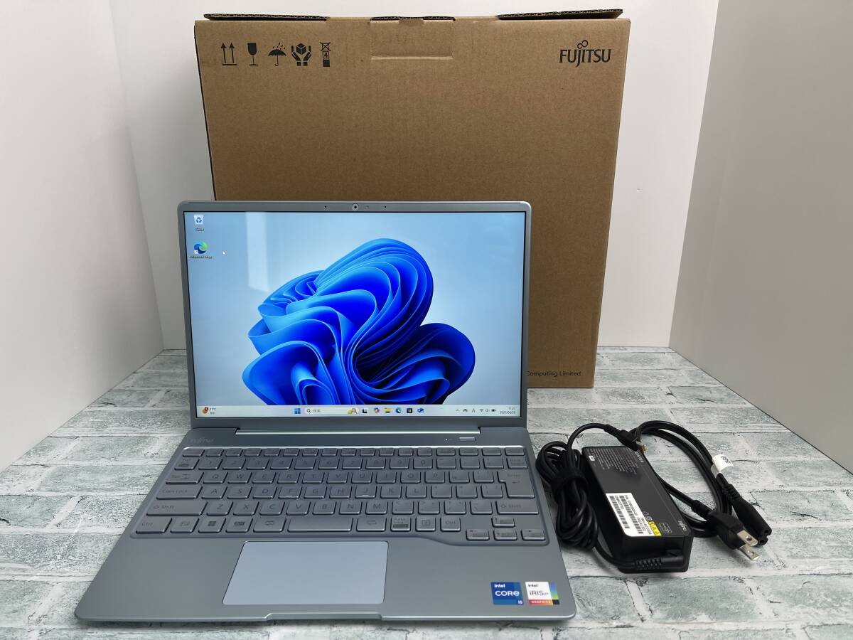 富士通 LIFEBOOK CH75/G3 ノートパソコン 第12世代Intel Core i5-1240P メモリ8GB+SSD256GB 指紋認証 13.3型WUXGA Win11 送料無料 N7J1043拍卖