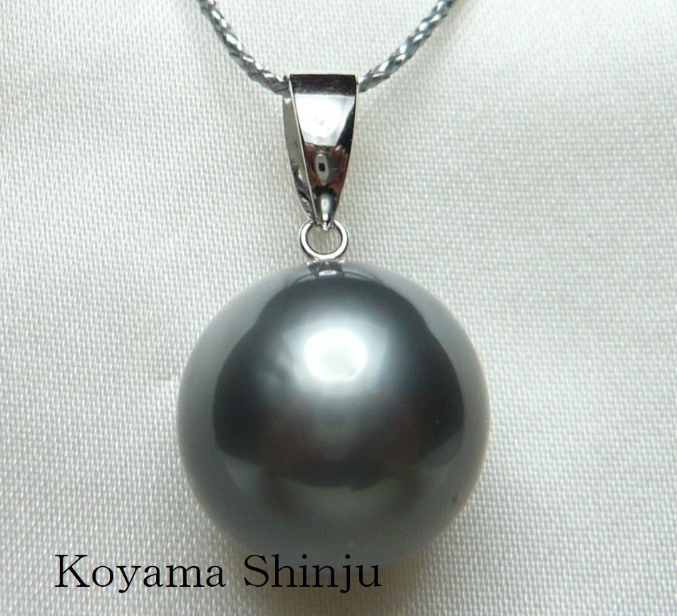 新品★小山真珠★1円~現品限り!美色カラー!特大13.5ミリ!グレーグリーンブラック系黒蝶真珠WGパールペンダントトップ拍卖