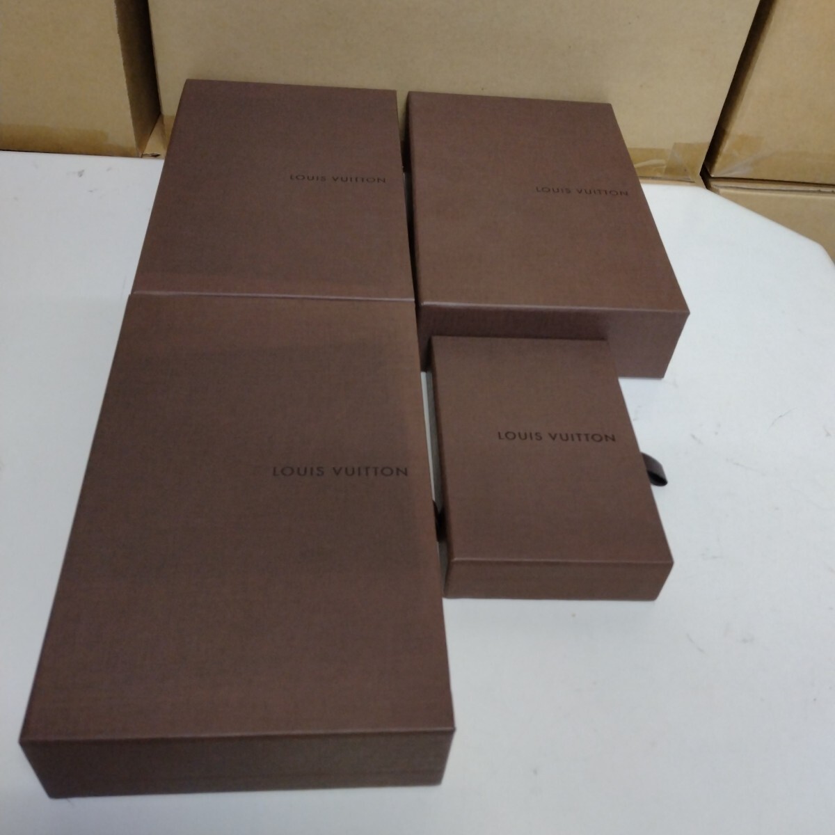 LOUISVUITTON 空箱 二種4個セット 旧デザイン ルイヴィトン ショッパー拍卖