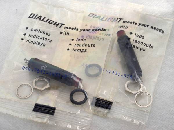 即決 DIALIGHT ダイアライト 赤ネオンランプ 2個~6個 100kΩR入り パネルマウント拍卖