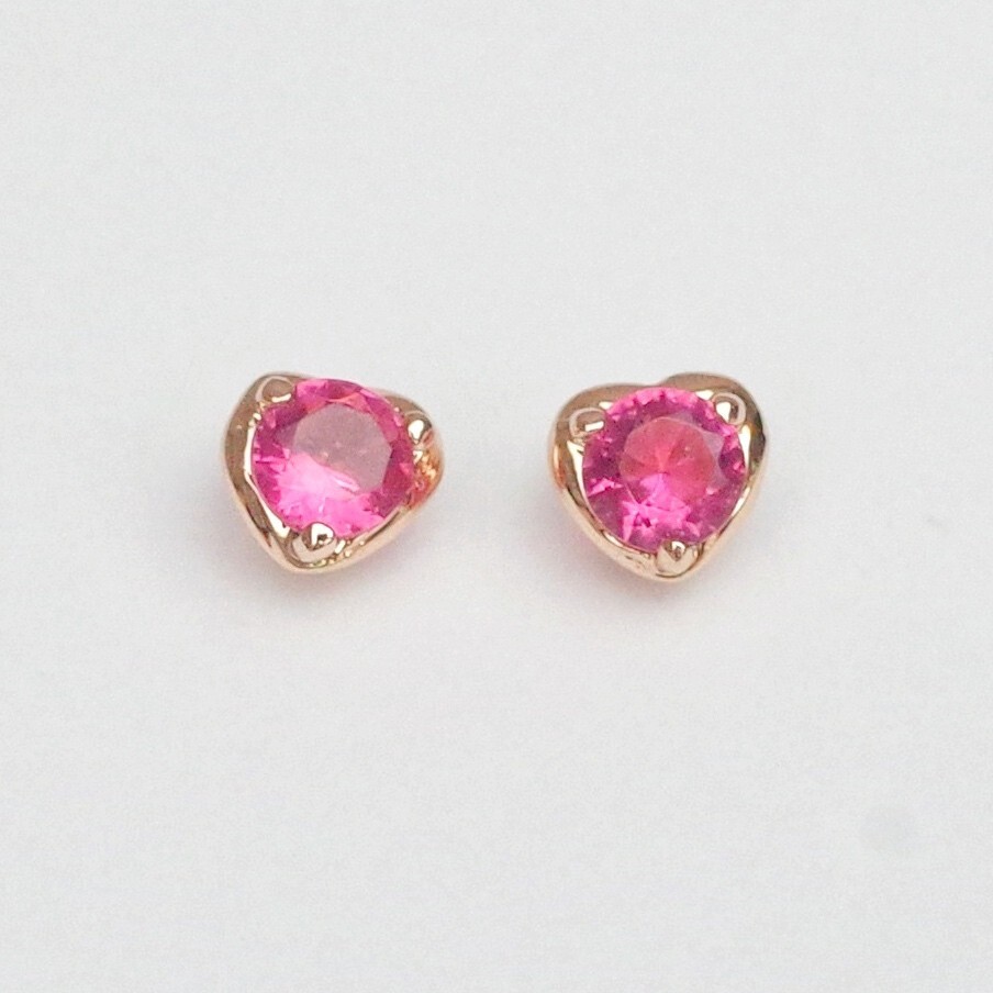 6mmキラキラハート形・ピンクルビーカラー・ピアス拍卖