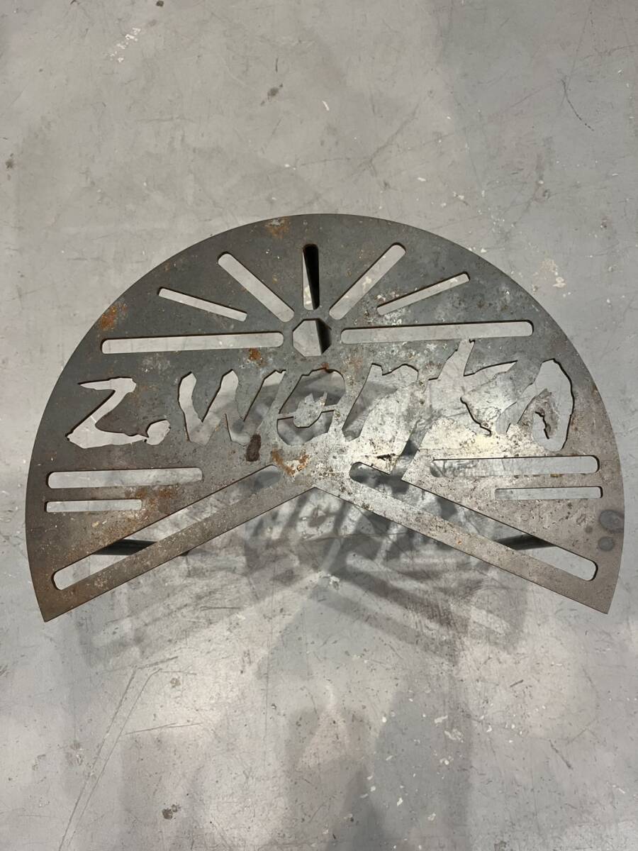 Z works ジーワークス 五徳兼テーブル アウトドア キャンプ テーブル 鉄 五徳 焚き火拍卖