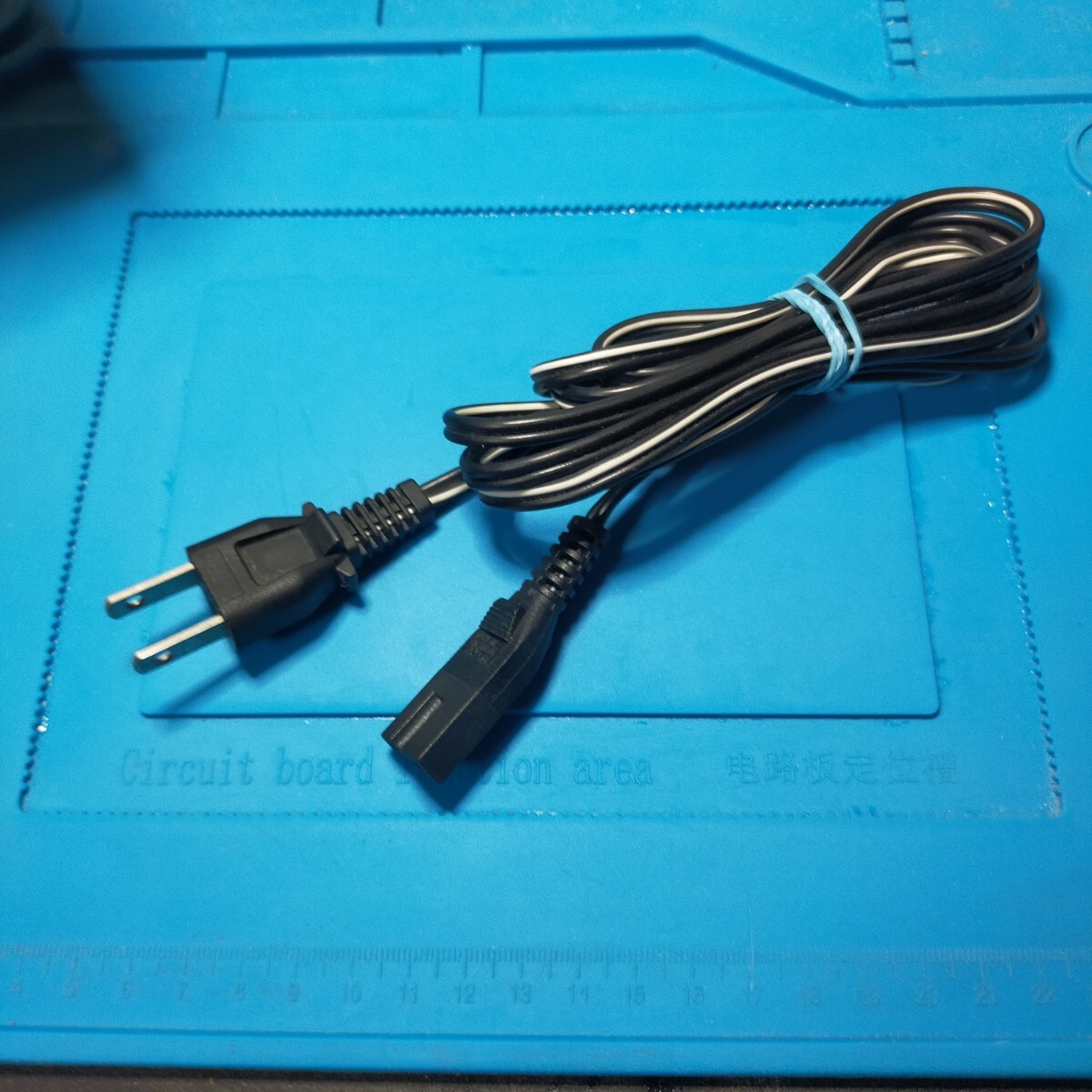 ジャンク Volex メガネ 電源 めがね ケーブル 2P 汎用 家電 等々 AC コード 長 約 1.8m VAC7S VS 7A 125V VCTFK 0.75mm2拍卖