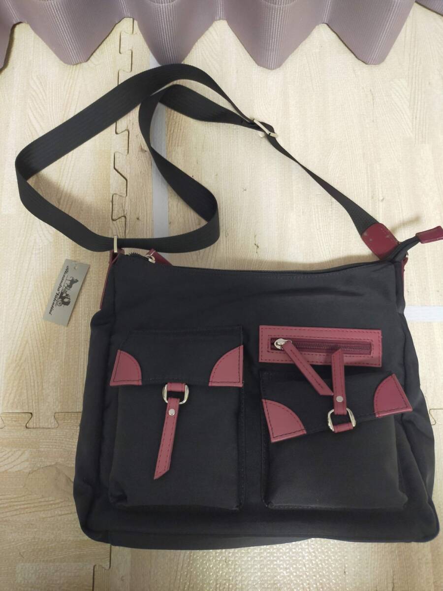 E15-2025729-12 新品 Alexandra Valentini ショルダーバッグ 黒×ボルドー ポケット多数 男女兼用拍卖
