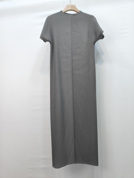 プリーツpleats 半袖ワンピース肌触り弾力いいドレープ性いいハイタートルネックグレー拍卖