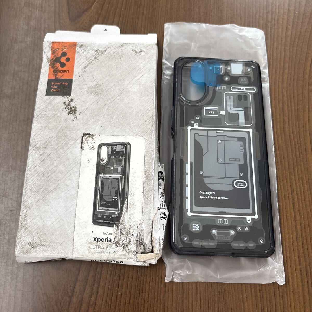 707p2802☆ Spigen Xperia 5 V ケース 拍卖