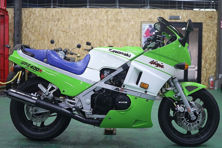初年度登録/昭和61年7月登録/GPZ400R/限定車/ライムグリーン/ウオタニSP2/FCR28πキャブレター/モリワキフォーサイト/BEET/類別枠内/国内物拍卖