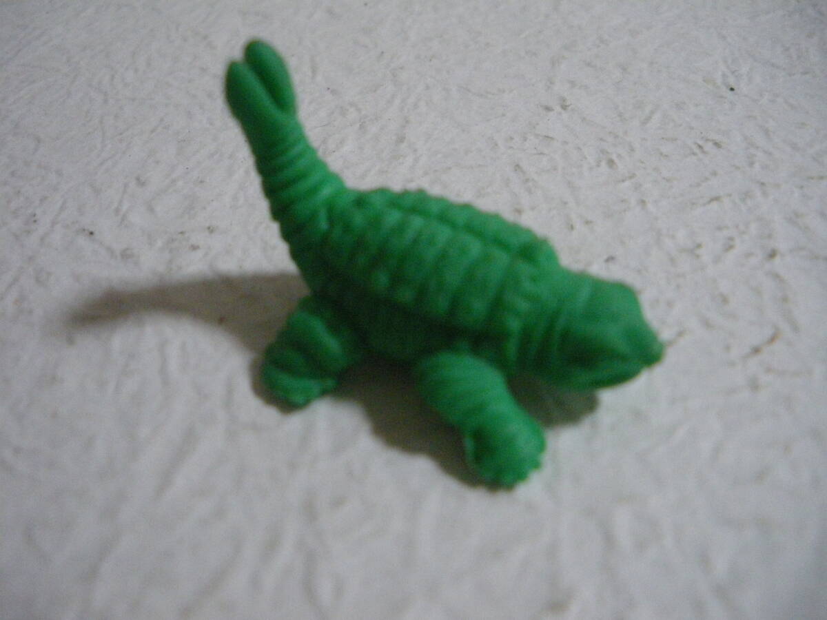 ポピー ケムラー 緑 小版 塩ビ成形 初期生産 怪獣消しゴム 正規品 ヴィンテージ 怪獣名鑑 ウルトラマン 同梱、郵送も可拍卖