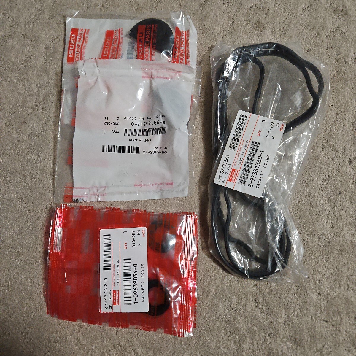いすゞフォワード 4HK1エンジン用 ヘッドカバーパッキンその他セット拍卖