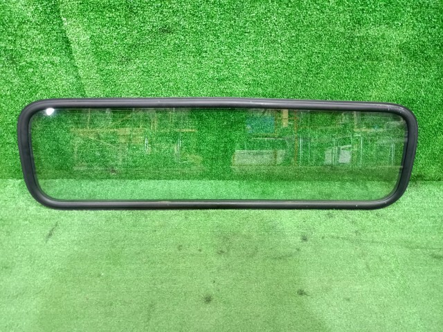 スクラム EBD-DG16T Rウインドガラス セントラル M2A2 1A09-63-931 1A09-63-931A拍卖