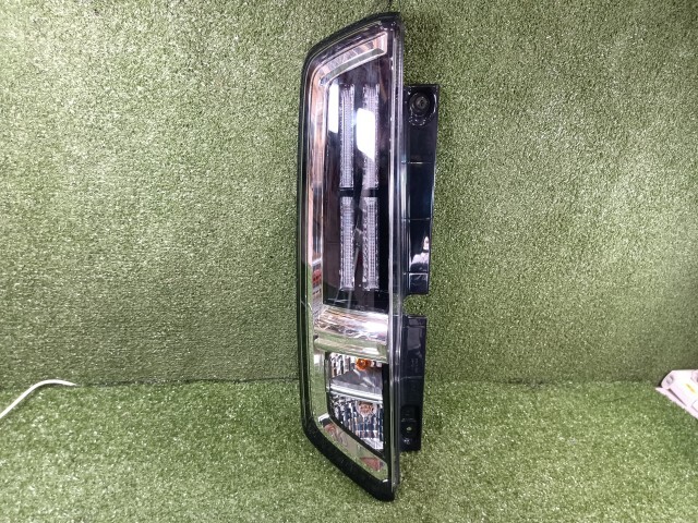 フレアワゴン 4AA-MM54S 左テールランプ 左テールライト コイト 220-593DN 1A35-51-181拍卖