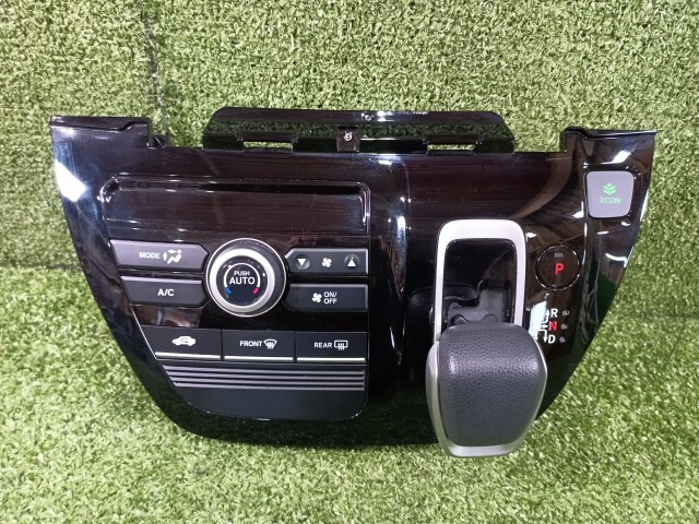 フリード+ 6AA-GB7 A/C AC エアコンスイッチパネル拍卖