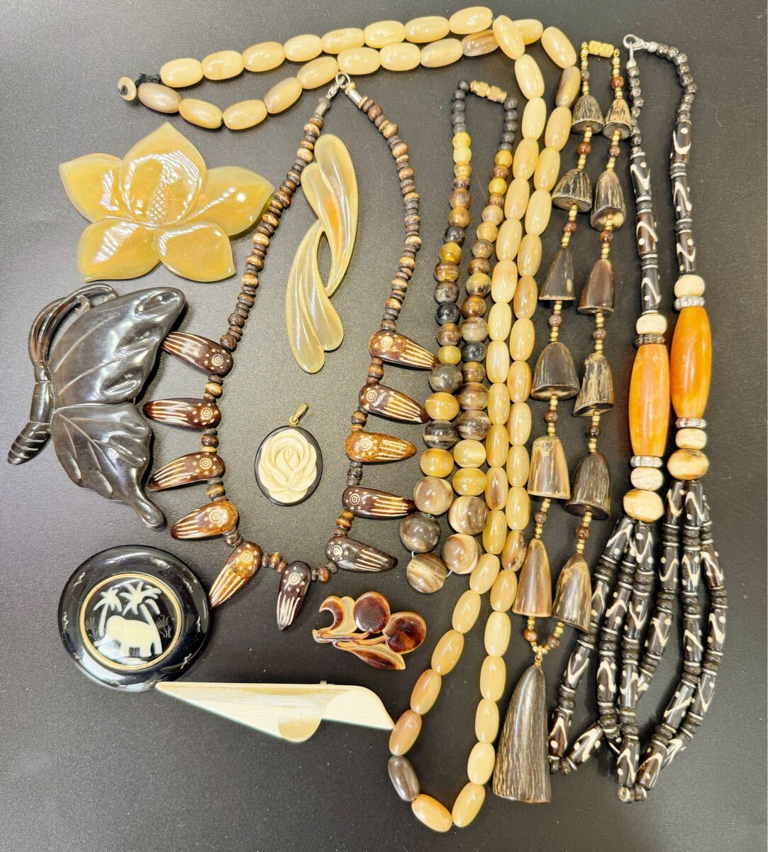 水牛 アクセサリー ネックレス ブローチなどまとめ売り バッファローホーン 花 動物 ヴィンテージ拍卖