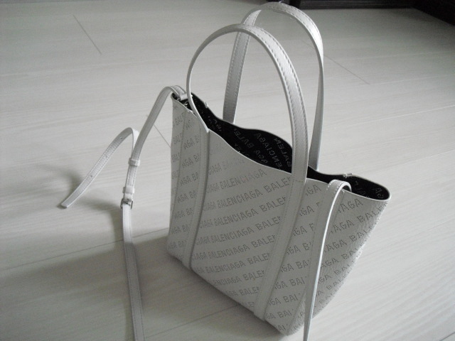 ●バレンシアガ BALANCIAGA 白 パンチングロゴ トートバッグ 正規品拍卖