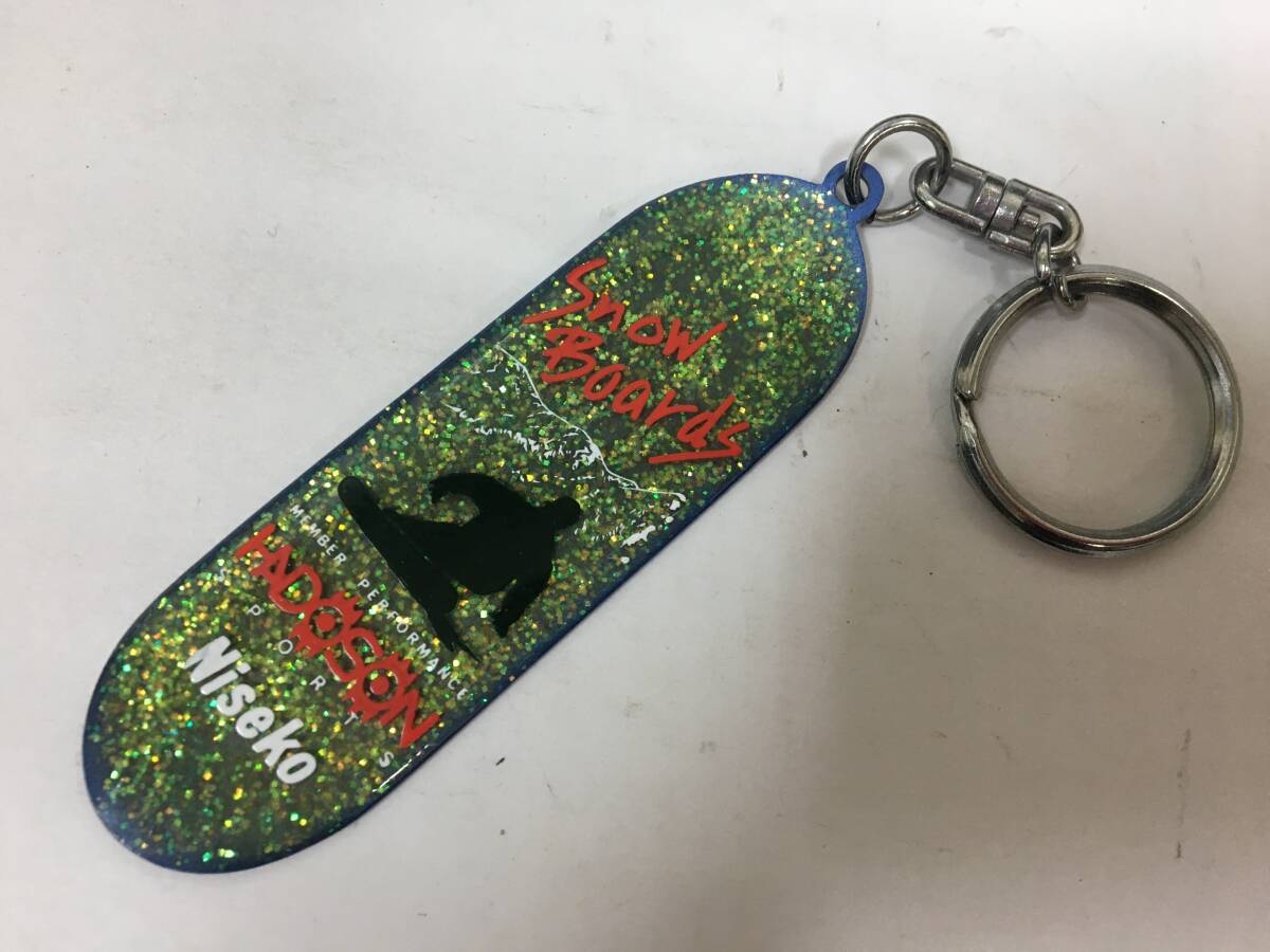 ★昭和レトロ★送料無料★HADOSON 「ニセコ スノーボード キーホルダー 」北海道 スキー ご当地 観光 土産物 (白い恋人缶保管)拍卖