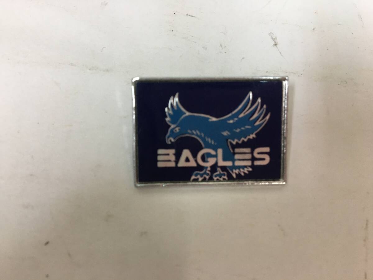 ★1980年頃★懐かし・希少!「米国ロックバンド★EAGLES★logo 英国製ピンバッジ」ピンズ (白い恋人缶保管)拍卖