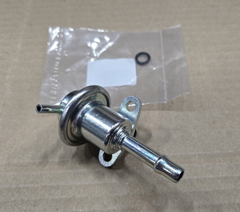 RB20DET フューエルプレッシャーレギュレーター ダンパー 燃料 R32 A31 C33 セフィーロ ローレル スカイライン 22670-72L02 RB25DET RB25 拍卖
