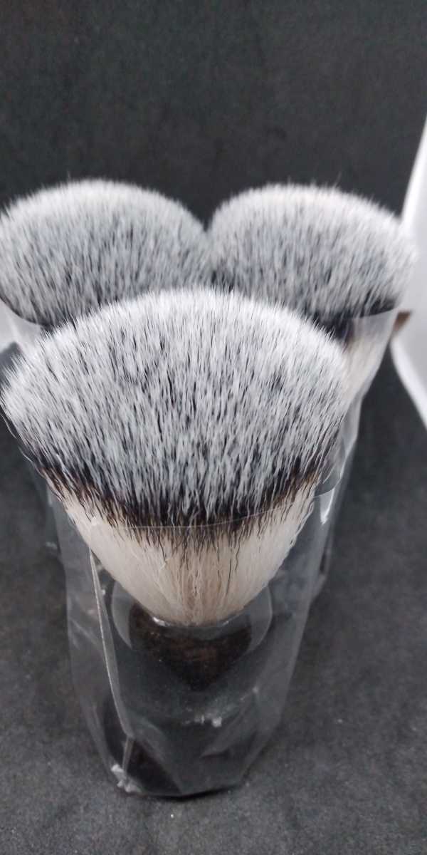 最高級シェービングブラシ 3本セット 肌触りをご体験下さい ブラックグリップタイプ何個あってもいい 新品 海外で人気 国内発送拍卖