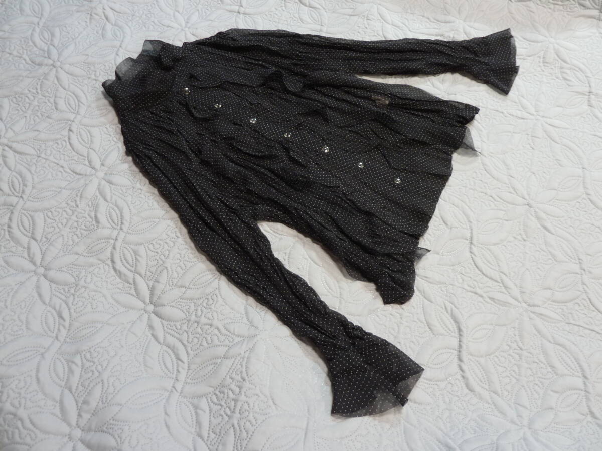 春夏 美品 ブラック ホワイト 細かい ドット柄 シフォン シワ加工 フリルデザイン ブラウス プルオーバー M ゆうパケット230円発送 同梱OK拍卖