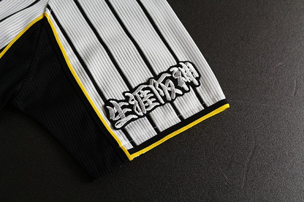 送料無料 生涯阪神 (白)そで、襟元に 刺繍 ワッペン 阪神 タイガース 応援 ユニフォームに拍卖