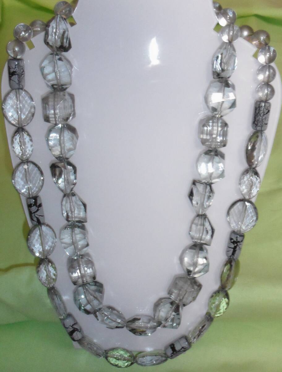 noraandmax イタリアンクラックビーズとアクリルパーツのネックレス(グレー)拍卖