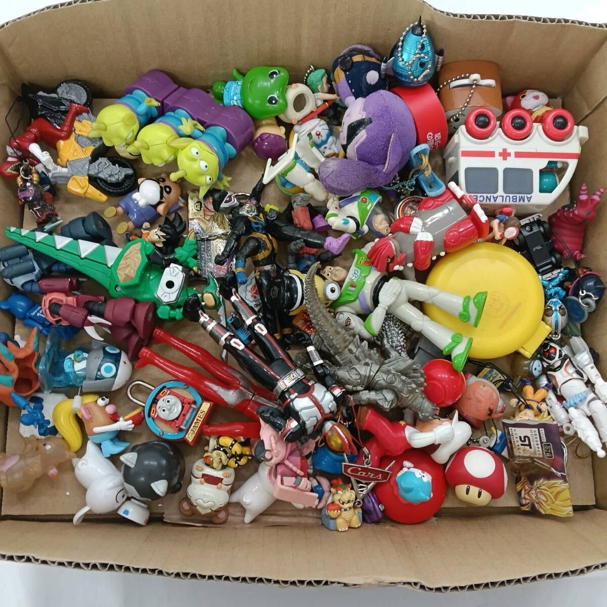 【当時物】玩具 まとめ キーホルダー 人形 ディズニー ドラゴンボール しんちゃん マリオ その他 キャラクター おもちゃ 置物 ヴィンテージ拍卖