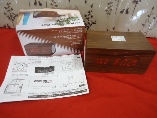 携帯電話をワイヤレス充電器.時計 温度計 ワイヤレススピーカー 付き拍卖