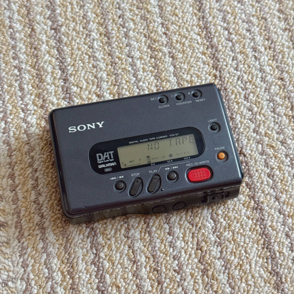 SONY TCD-D7 DAT ウォークマン Digital Audio Tape 通電OK ジャンク拍卖