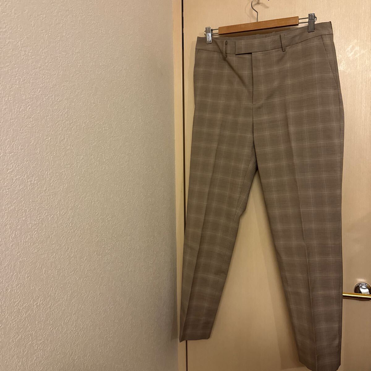 新品試着のみ!テーパードパンツ 洋服の青山 にて購入!イタリア製生地 HILTON シリーズ サッカー生地でサラッと快適!春夏もの 15号拍卖