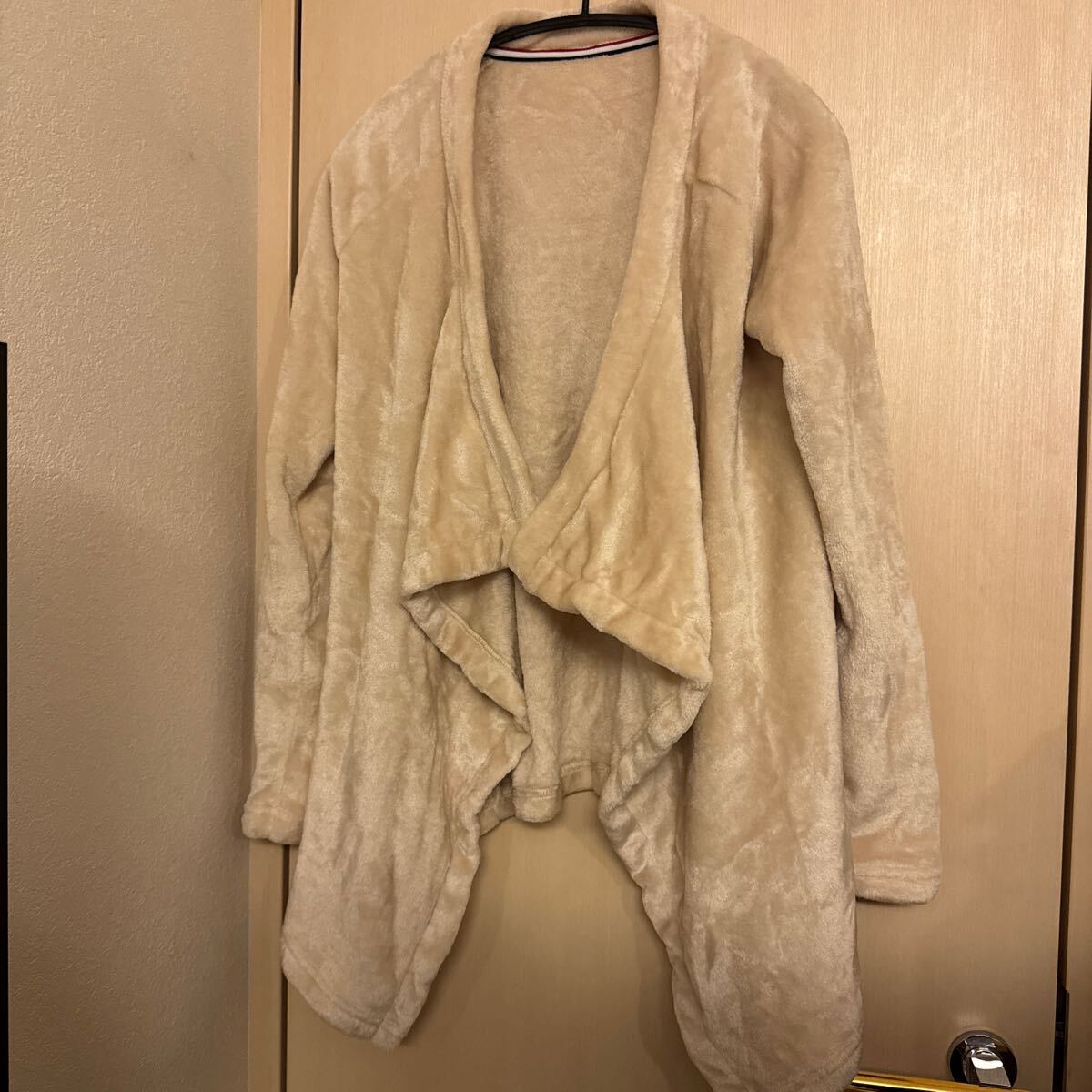 新品 FILA タオル カーディガン プールやビーチでのシャワーのあとや日焼け防止に!L ベージュ 水着の上にバサっと羽織り 吸収性抜群!拍卖