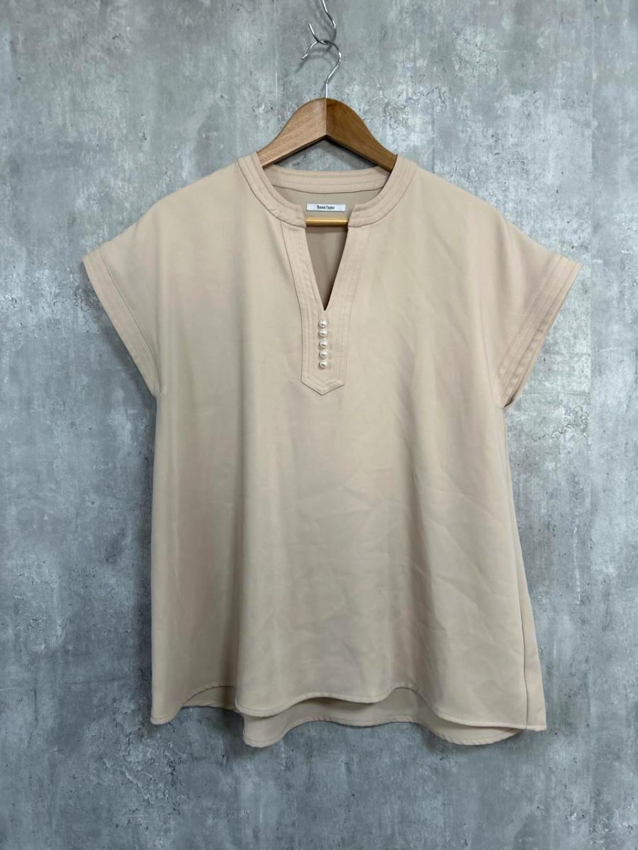 ネコポスOK Emma Taylor イージーケアパール釦キーネックブラウス ノースリーブ カットソー sizeF/ベージュ ■◆ レディース拍卖