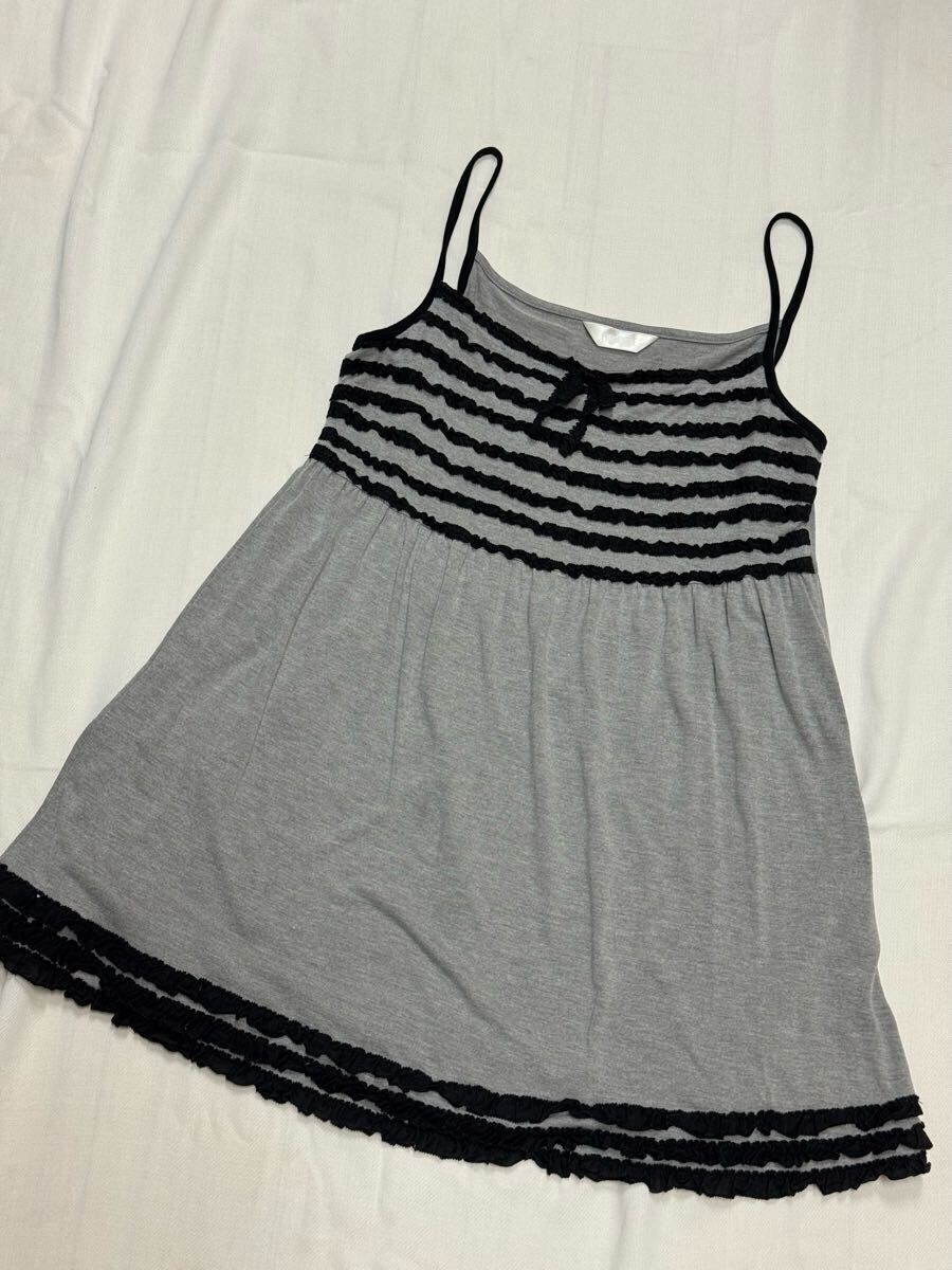 【お値下げ】NO120☆ピンクハウス フリルが可愛いキャミソールチュニック (グレー×黒)拍卖