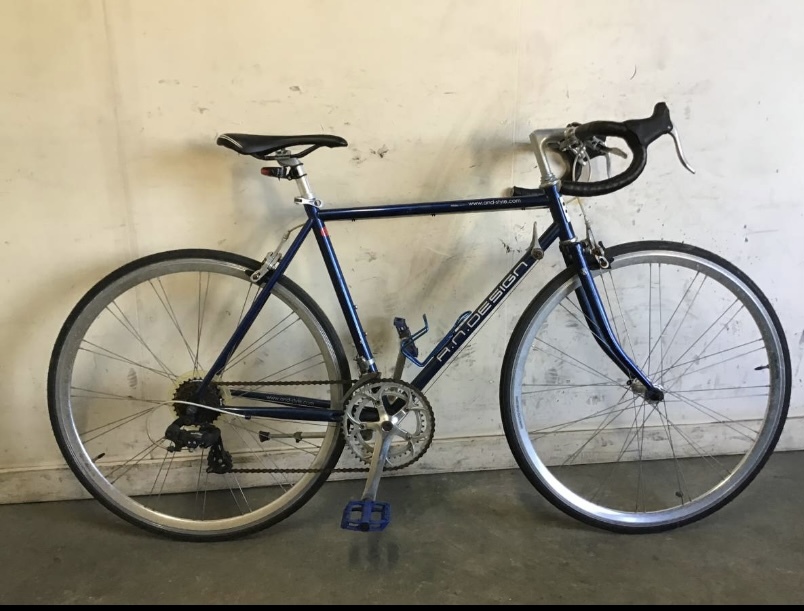 〇44□岐阜発 A.N.DESIGN / ロードバイク / 2×6段変速 / 防犯有り / サドル劣化有り / 走行確認 / www.and-style.com / 現状品 R5.5/9□拍卖