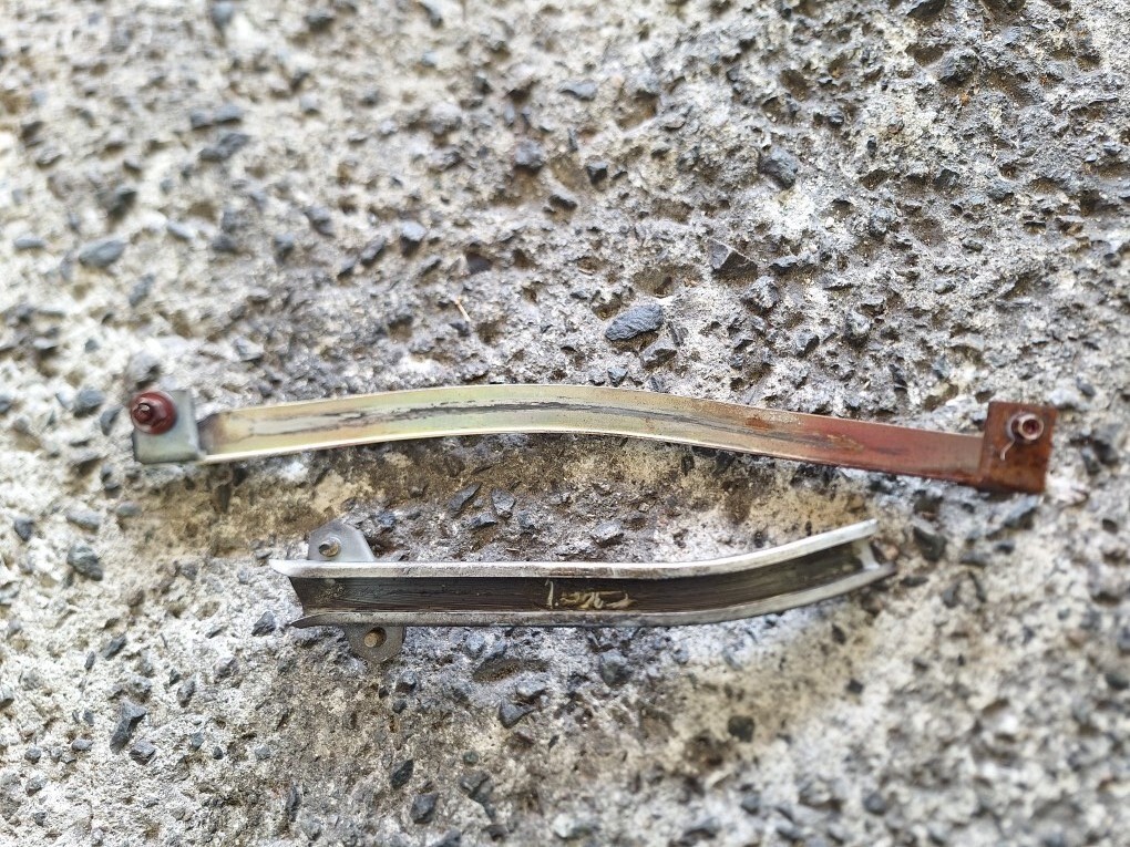 C33 ローレル パワーウインドウレール(リア右側)No.31拍卖