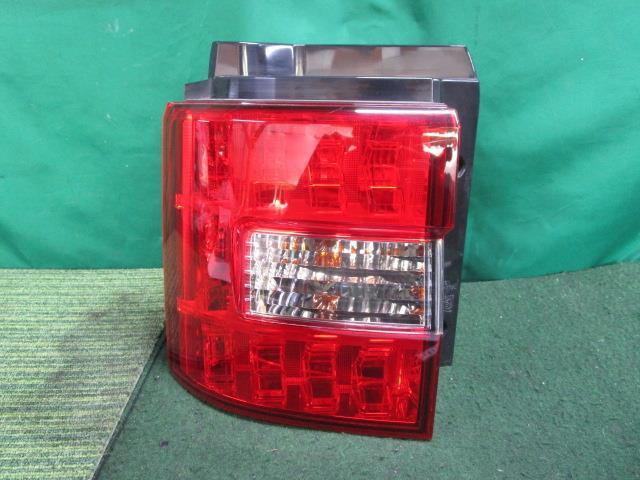 デリカD5 DBA-CV2W 左テールランプ G パワーパッケージ 8人 8330A185【岐阜発】拍卖