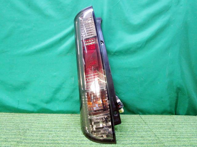 パレット DBA-MK21S 左テールランプ リミテッド 35670-82K10【岐阜発】拍卖