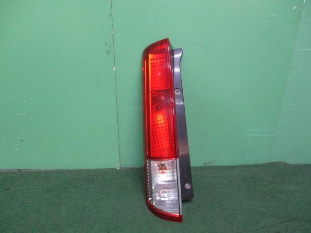 パレット DBA-MK21S 左テールランプ L 35670-82K00【岐阜発】拍卖