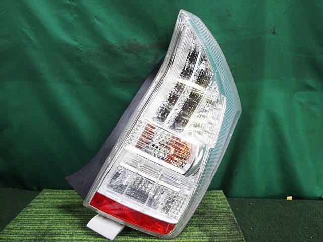 プリウス DAA-ZVW30 右テールランプ S 81550-47122【岐阜発】拍卖